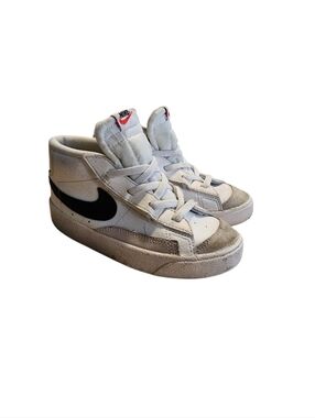 Nike Sneakers Boys Child Size 10